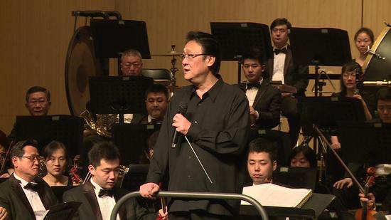 老总如何指挥_警察指挥交通图片(3)