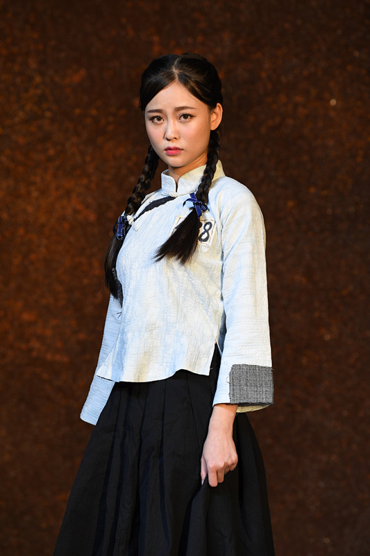 张依然饰女学生
