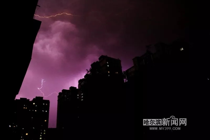 哈尔滨昨晚天雷勾动地火 此景只应天上有人间哪得几回看