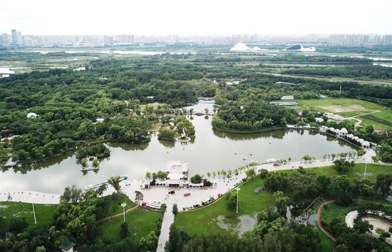  太阳岛景区一景（无人机照片）。新华社记者王建威 摄