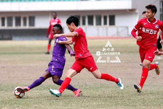 巴巴卡上演帽子戏法 黑龙江FC主场3:0击败梅州