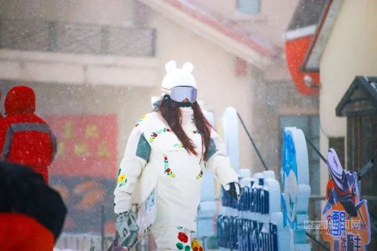 滑雪炫技、赛车漂移、雪地摩托炫技……｜第六届亚布力春雪节开幕