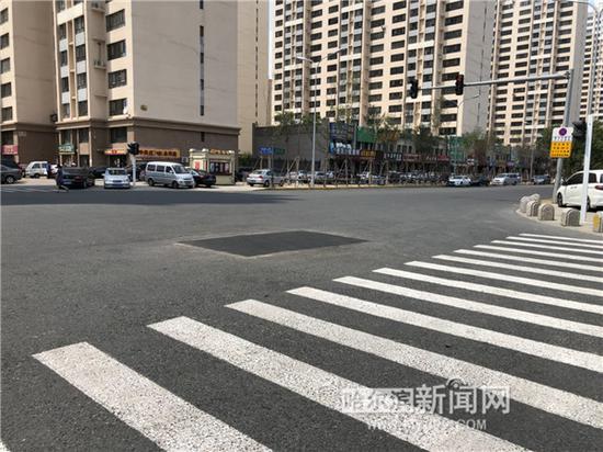 方形水泥墩拆除后。
