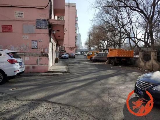 哈尔滨一小区被私划停车场 汽车过夜得交150包