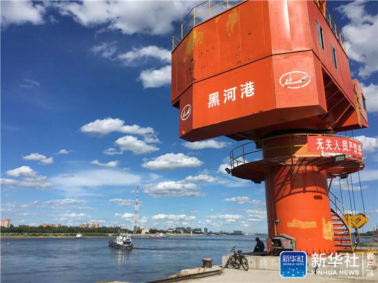 ↑这是7月21日拍摄的黑龙江黑河口岸。新华社记者 闫睿 摄