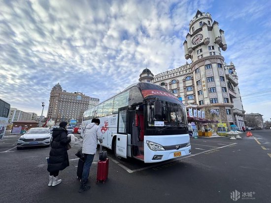 慕名来哈的游客有多火爆？旅游包车业务高峰提前半个月