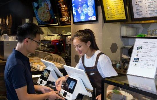 客如云彭雷:做一家ToB的苹果公司