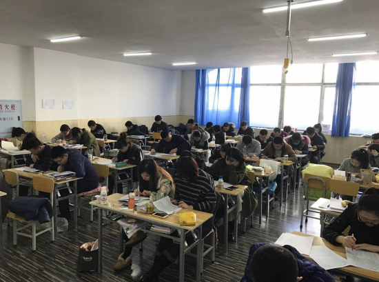 佳木斯公务员学校《君易公考》最高通过率