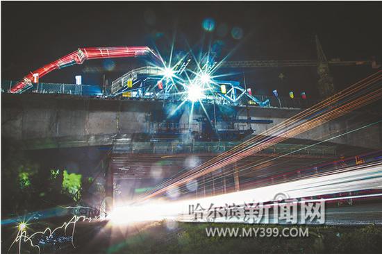 联系梁合龙现场。