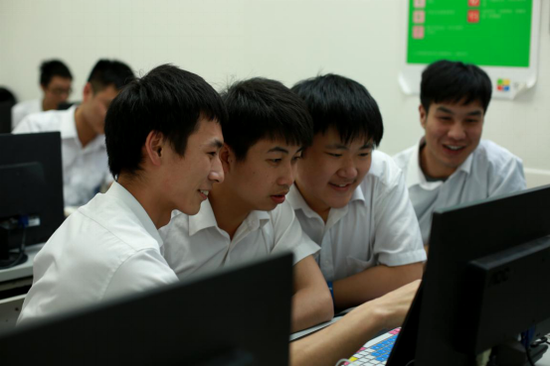 华瑞it招聘_15年资深华瑞IT人士支招 IT教育学校要这么选(2)