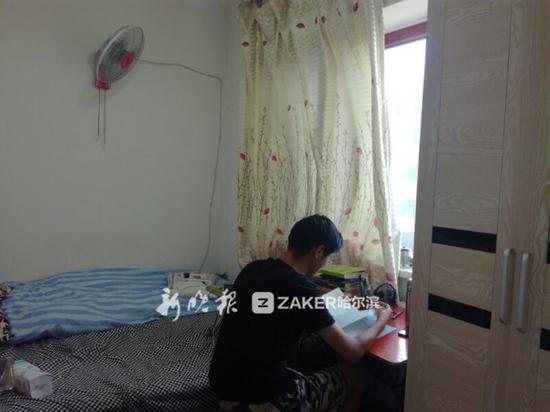 哈市二战考研族是逃避还是自救 两科学费一万