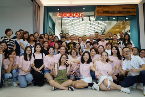 ǰ����·�ϣ����Ǵ�δֹͣ��