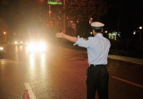 酒驾被罚驾照降型 齐齐哈尔司机竟拿假证糊弄