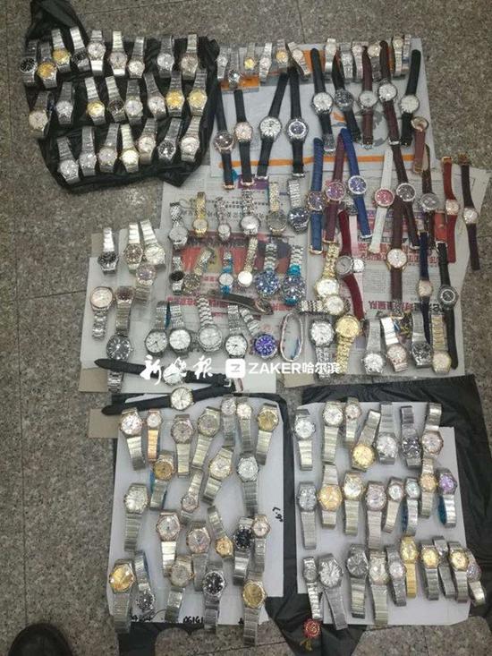 哈市商圈周围查获假奢侈品千余件 欧米茄浪琴