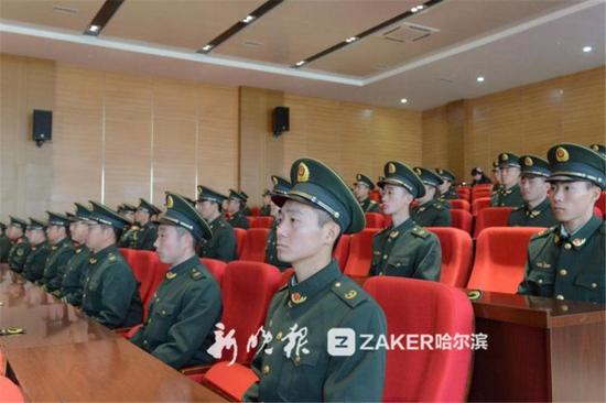 哈市首批招聘的144名消防员入职 被分配到基层