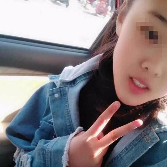 如果您有邹美晴或者这名男子的线索,请与邹美晴的家长取得联系。