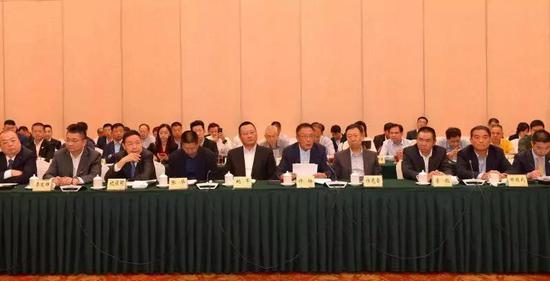 会上10家企业和部分哈工大校友代表做了发言。孙强 摄