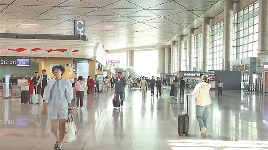 哈机场“五一”运送旅客30.58万人次