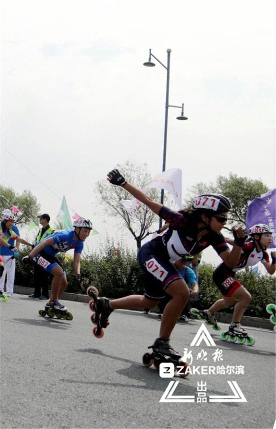好天气里迎来好成绩 轮滑高手偶遇迷人的哈尔