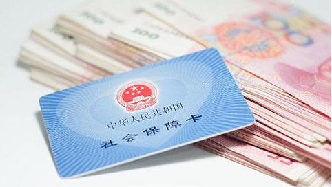 哈市社保部门进大学 大一新生办社保卡7天到