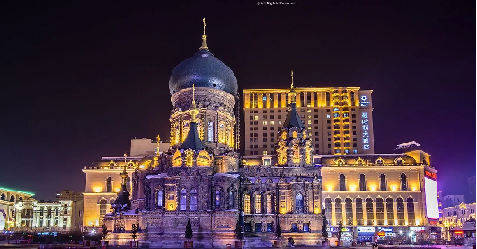 圣·索菲亚教堂位于黑龙江省哈尔滨市道里区，是第四批全国重点文物保护单位，是中外游客的热门打卡地
