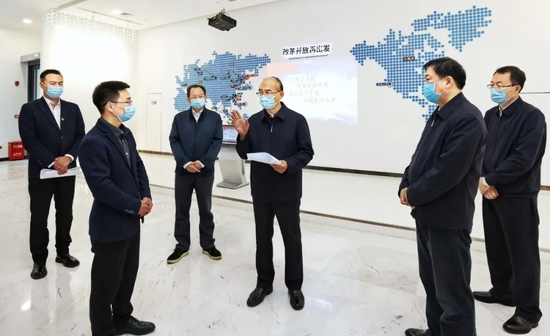  5月14日上午，省委书记、省人大常委会主任许勤就加快推进哈大齐国家自主创新示范区建设到哈尔滨高新技术产业开发区深哈产业园调研。