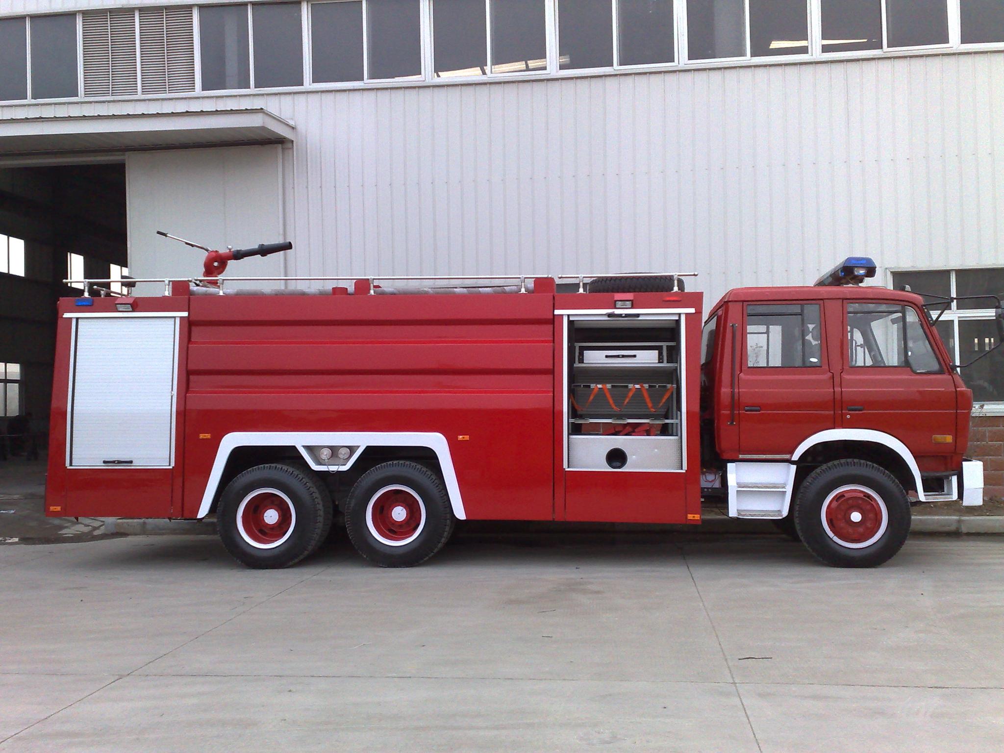 哈市道里一换热站供水压力不足 消防车送水保