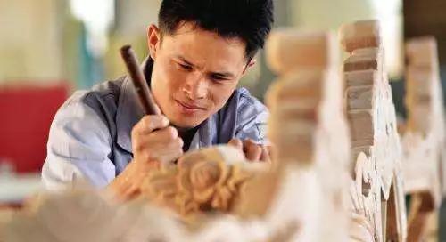 黑龙江发布产业工人改革意见推奖励补贴职称直