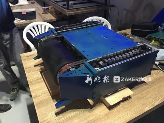 哈工大 深海巨鲨 晋级铁甲雄心24强 3分钟打败