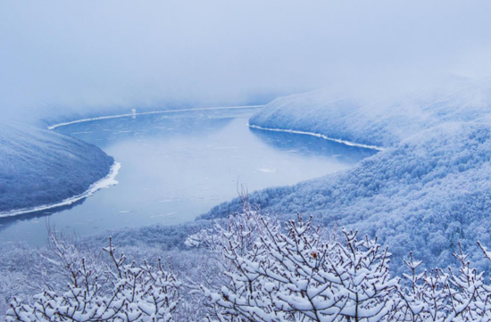 鹤岗龙江三峡