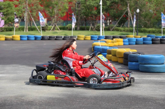 急速卡丁车体验飞速驾驶