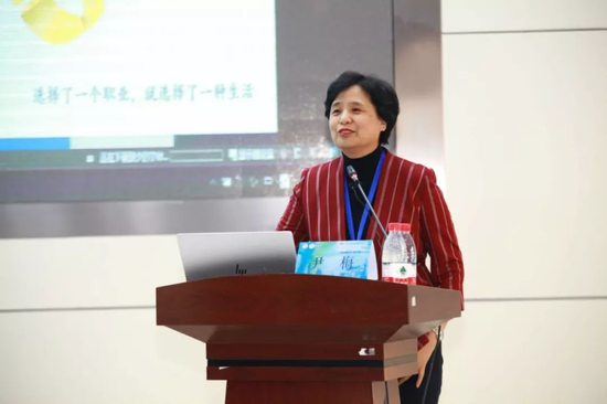 哈尔滨医科大学人文社科学院院长尹梅教授讲座