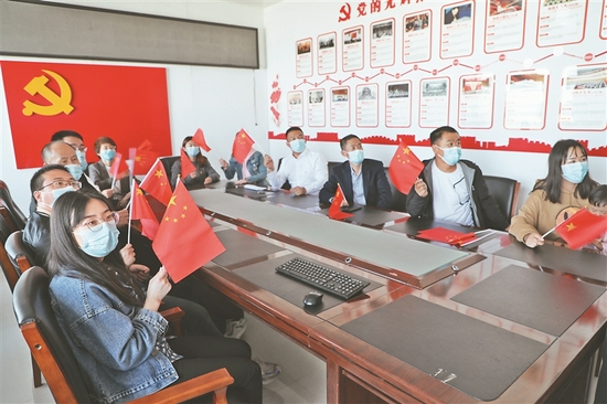 故乡的亲人口琴_为逃荒在郑州的吉林老人寻找家乡亲人