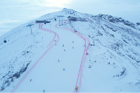 青格里狼山滑雪场