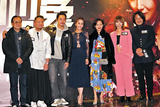 惠英红（右三）前晚出席《心冤》首映礼。
