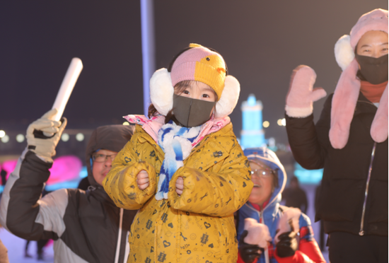 哈尔滨冰雪大世界“冰雪欢乐汇” 摄影:简约如意