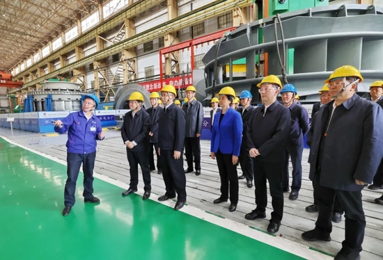 辽宁省党政代表团在哈尔滨电机厂有限责任公司实地考察调研