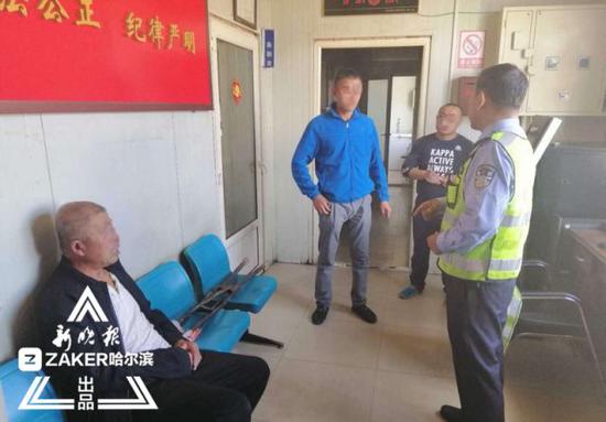 大庆老人来哈走失 冰城志愿者发朋友圈帮他找