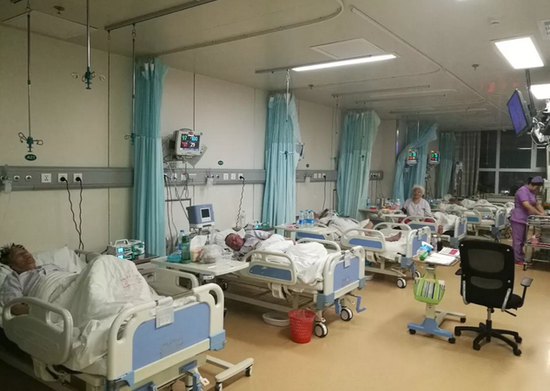 心内科CCU病房住满了患者。