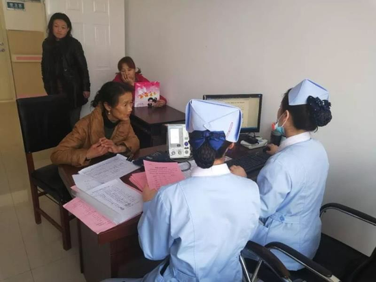 方正县开展精准扶贫向前行、两癌筛查现真情