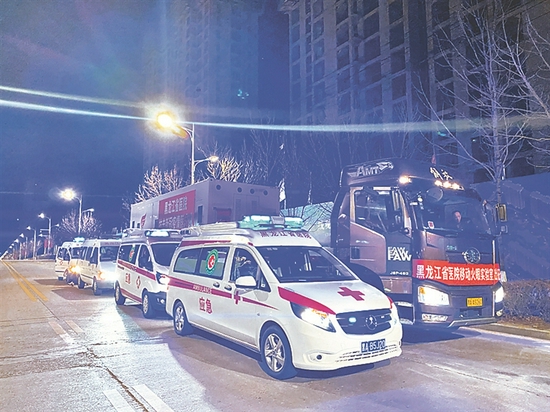 救护车和“火眼号”凌晨抵达。图片由省医院提供