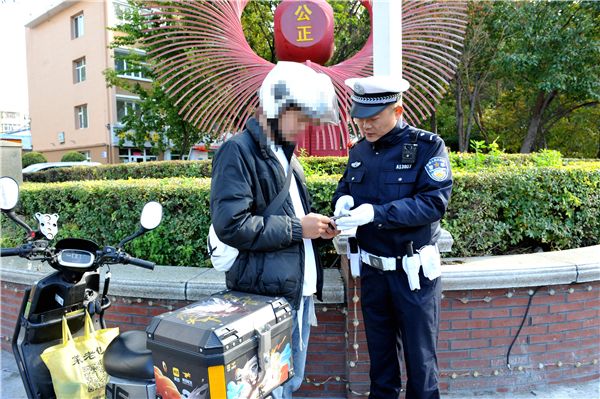 【文明交通 你我同行】冰城交警打造“三無”示范路口