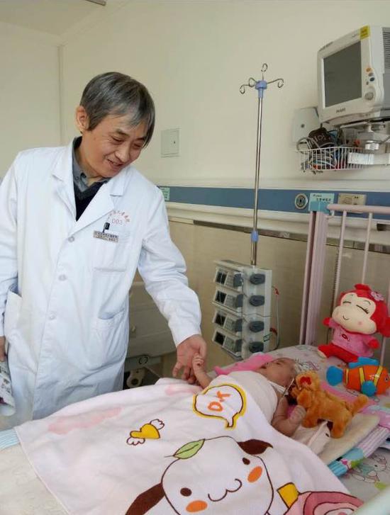 香港高宝集团韩世灏博士儿童先心病基金 救助