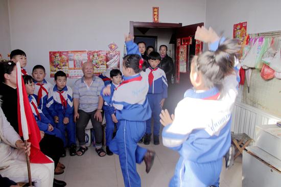 海年级小学与逸夫小学开展联手社v年级_绥化社区民乐3英语图片