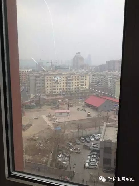 哈市紫金城小区高层玻璃窗1月遭4次钢珠袭击