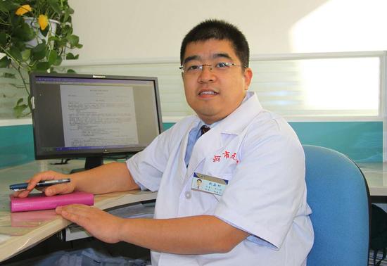 哈市五院甄鑫刚、关志敏获哈市最美医生最