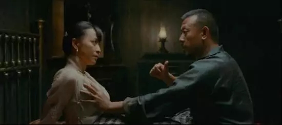 哈尔滨90后女孩遭中年渣男袭胸,.webp