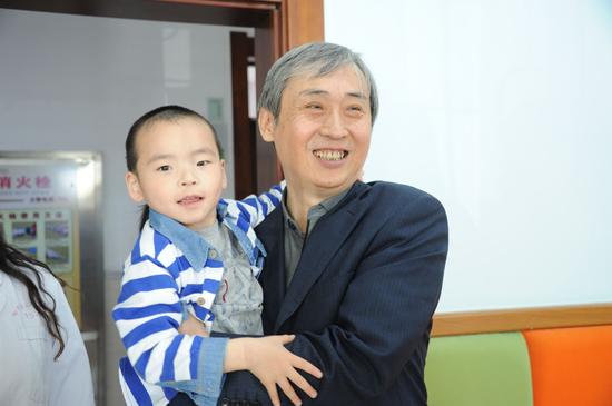 黄帅达请你放心你的孩子就是我们儿医人的孩子续