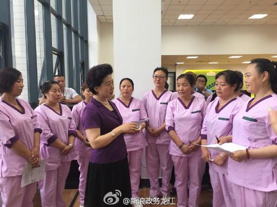 工会会员的温暖快乐之家--记大庆市职工服务中