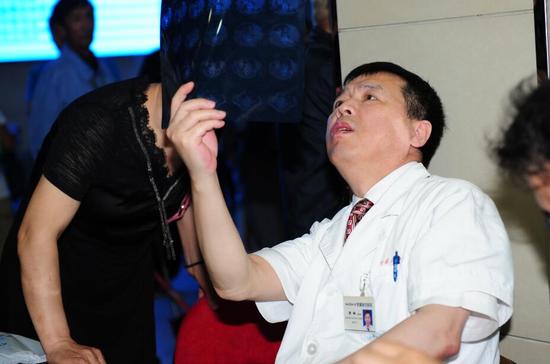 哈医大四院泌尿外科深入革命老区尚志市开展